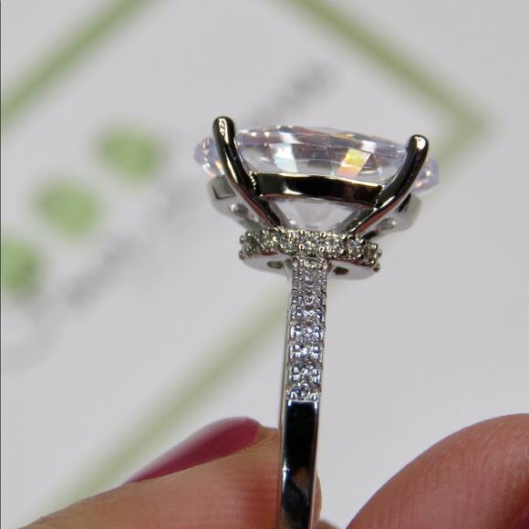 Macy's Oval Solitaire Moissanite Diamond Ring Size 6 - Picture 6 of 7